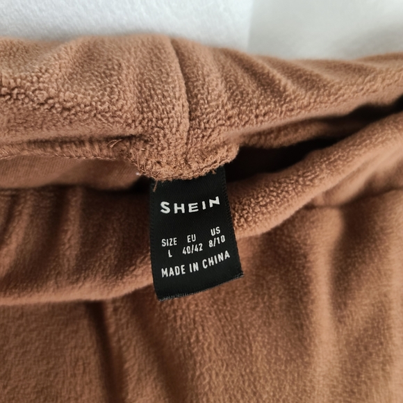 Crop Top with Sweat Pants 2-Piece Set - Picture 7 of 7